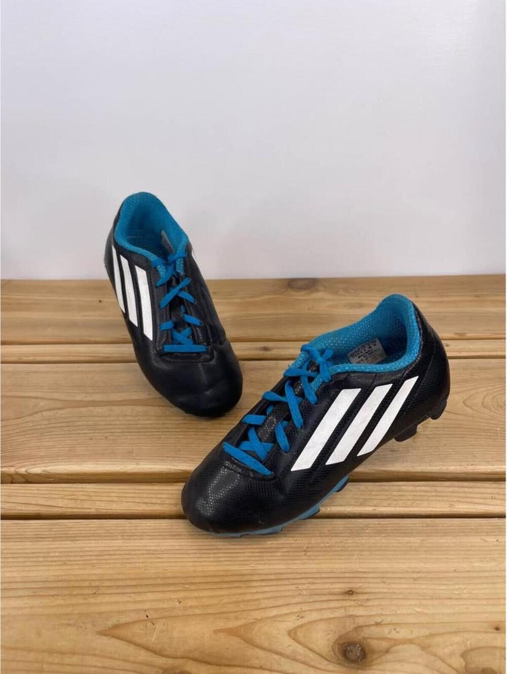 Adidas Youth Soccer Cleats – Size 13K (US)